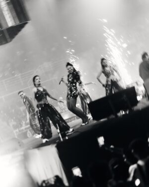 Andrea Jeremiah Instagram - Snapshots from @theu1niversetour 🔥
#JB & #Penang, thank you for being a fab audience ♥️♥️
📸 @momento.vision @prathosh_ramachandran
Glam squad @blushbeautybeyond @suzyvelayanmua @getglambyldv_mua