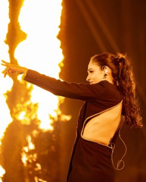 Andrea Jeremiah Instagram - Snapshots from @theu1niversetour 🔥
#JB & #Penang, thank you for being a fab audience ♥️♥️
📸 @momento.vision @prathosh_ramachandran
Glam squad @blushbeautybeyond @suzyvelayanmua @getglambyldv_mua