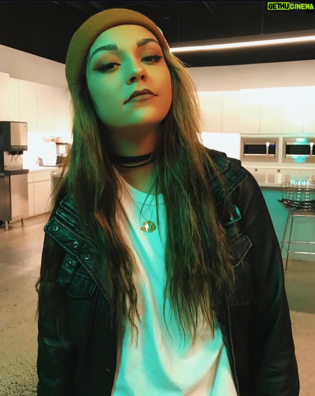 Andrea Russett - 105.6K Likes - somebody say 2016….? 🫦 (sorry for the blondrea jump scare)