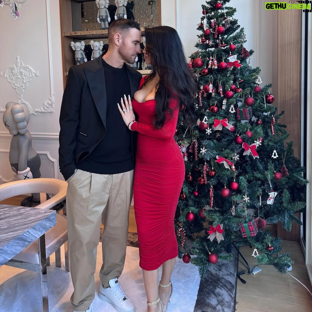 Andreea Sasu - 4.6K Likes - 