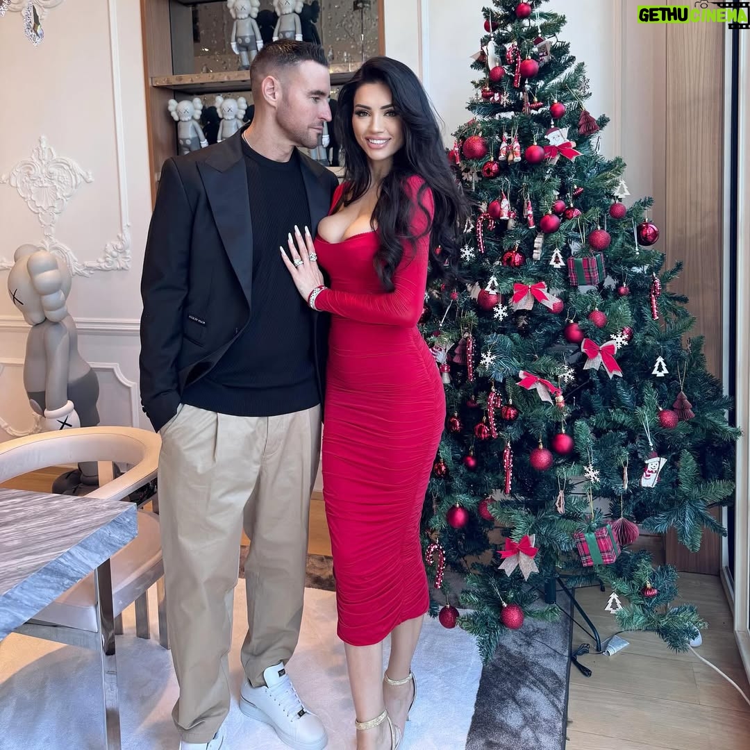 Andreea Sasu - 4.6K Likes - 