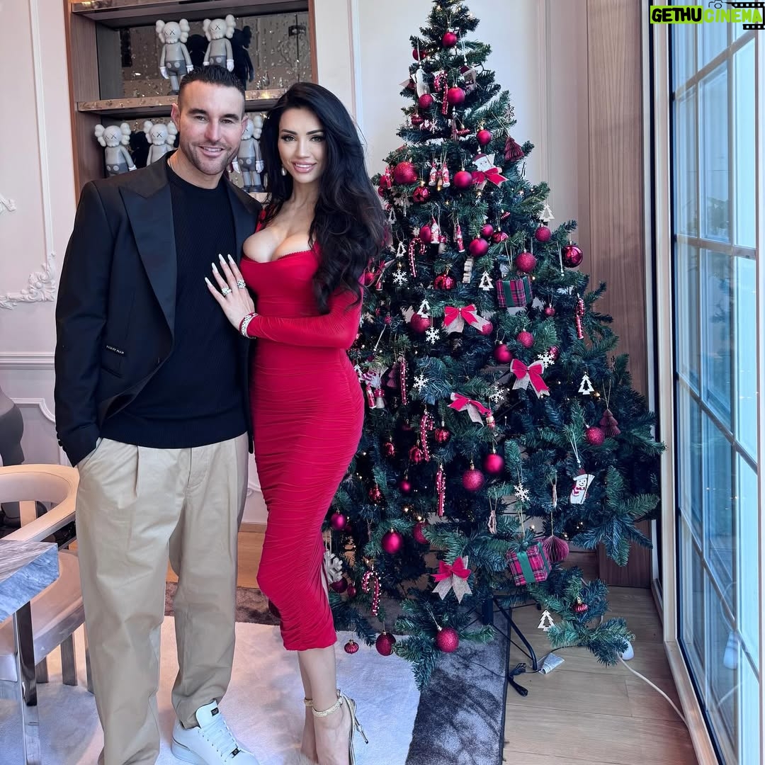 Andreea Sasu - 4.6K Likes - 