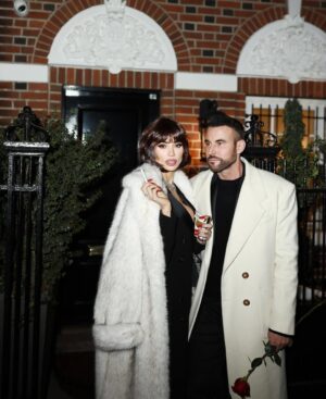 Andreea Sasu Instagram - New York around us, the world rushing by… and us, pausing in the same moment. The most beautiful love is the one that needs no explanation. ❤️I love you ❤️📸 @badstef