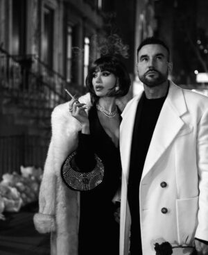 Andreea Sasu Instagram - New York around us, the world rushing by… and us, pausing in the same moment. The most beautiful love is the one that needs no explanation. ❤️I love you ❤️📸 @badstef
