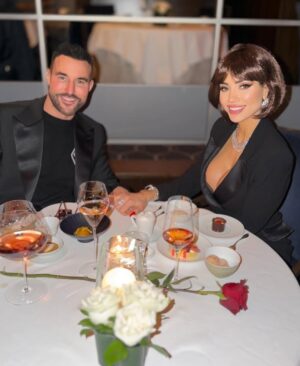 Andreea Sasu Instagram - New York around us, the world rushing by… and us, pausing in the same moment. The most beautiful love is the one that needs no explanation. ❤️I love you ❤️📸 @badstef
