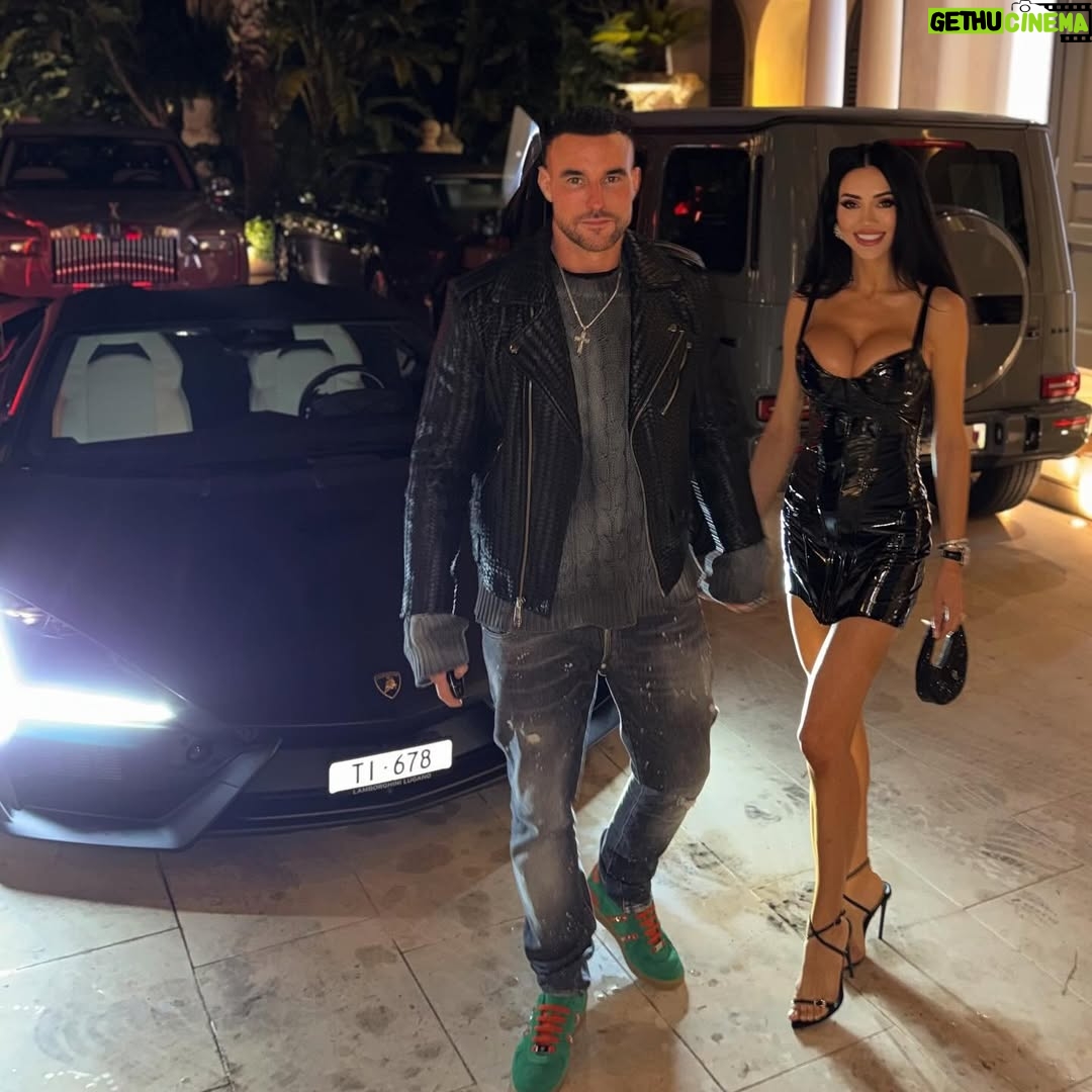 Andreea Sasu - 5.3K Likes - Forever choosing you 🤍