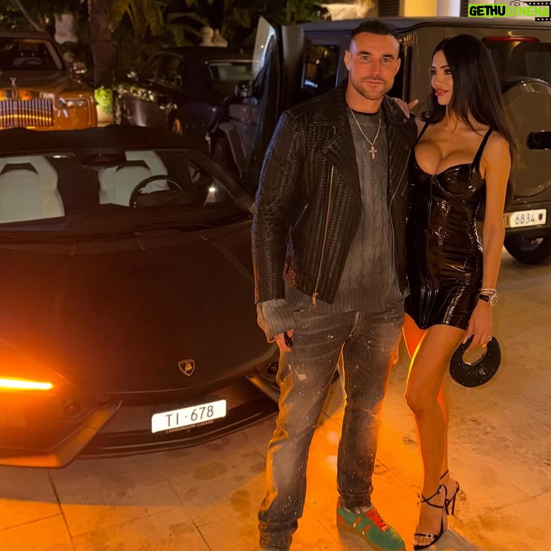 Andreea Sasu - 5.3K Likes - Forever choosing you 🤍