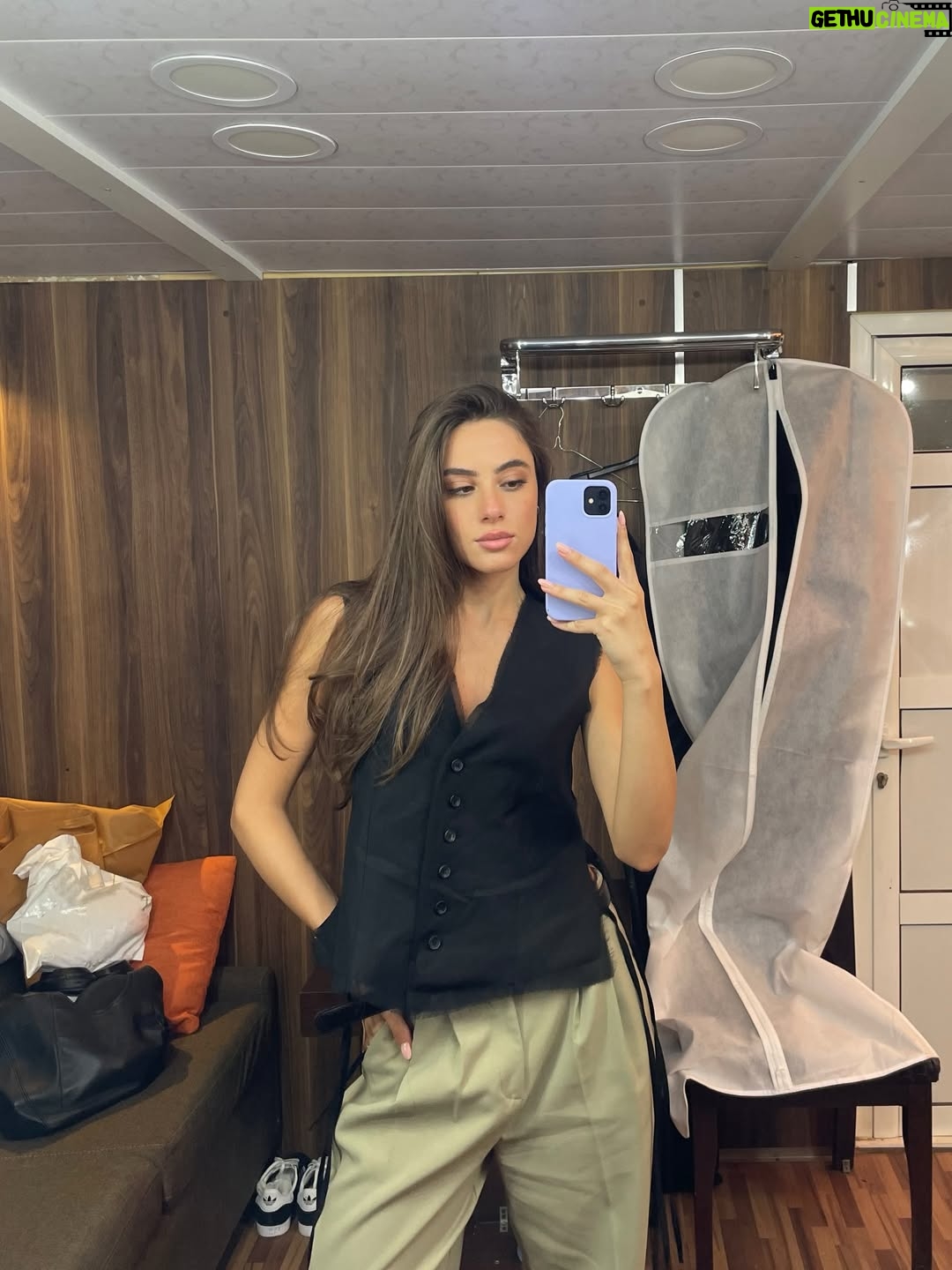 Andria Tayeh - 29.2K Likes - الحقيقة ظهرت، والقلب انكسر💔
كيفكن بعد حلقة ٩ و ١٠؟ 

#مش_مهم_الإسم