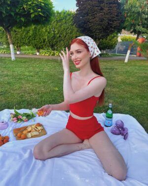 Angelina Michelle Instagram - 🍓𝘚𝘶𝘮𝘮𝘦𝘳 𝘢𝘵 𝘨𝘳𝘢𝘯𝘥𝘮𝘢𝘴