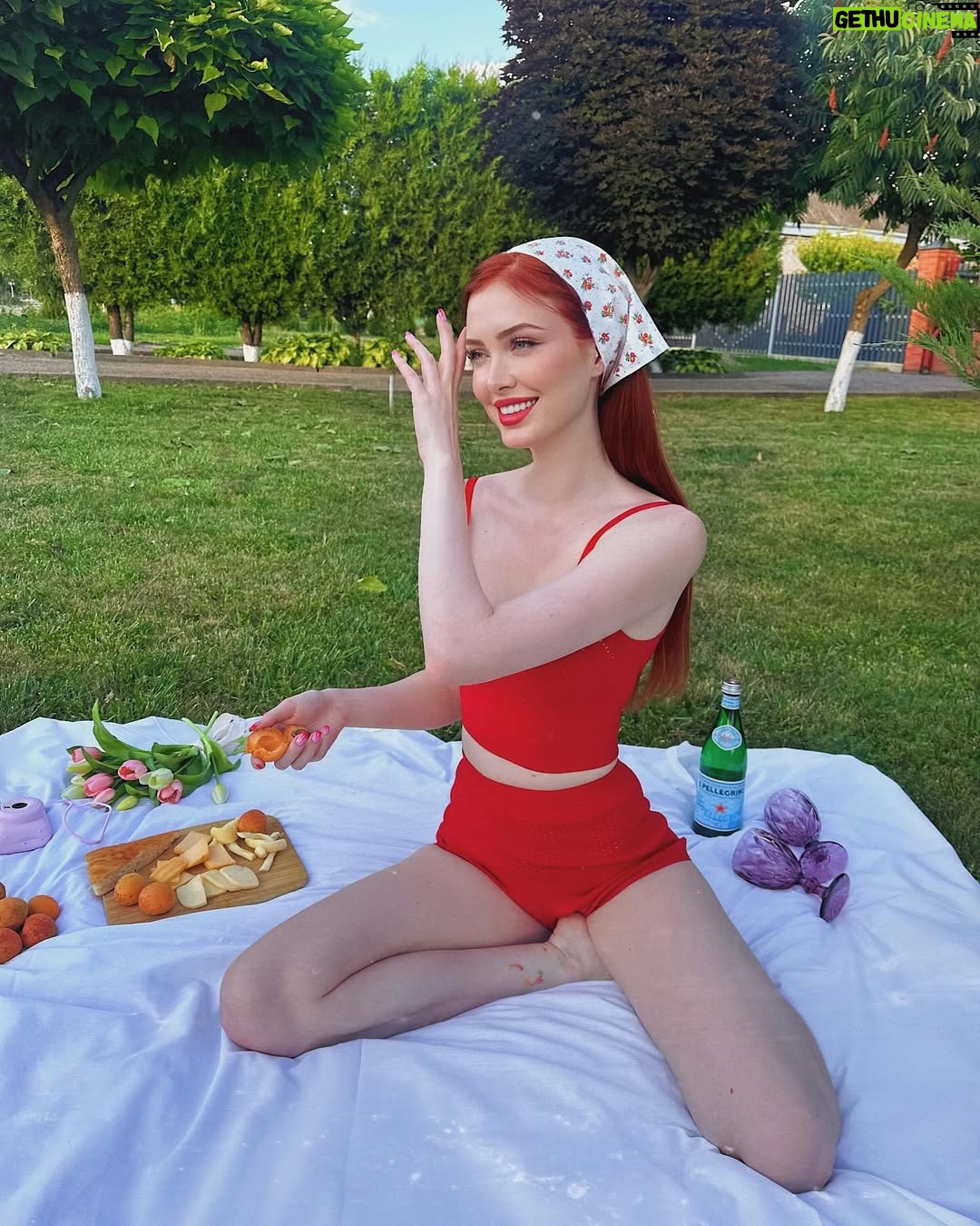 Angelina Michelle - 45.2K Likes - 🍓𝘚𝘶𝘮𝘮𝘦𝘳 𝘢𝘵 𝘨𝘳𝘢𝘯𝘥𝘮𝘢𝘴