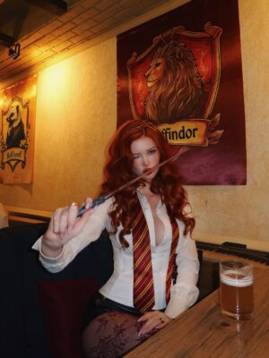 Angelina Michelle Instagram - 𝘞𝘩𝘪𝘤𝘩 𝘩𝘰𝘶𝘴𝘦 𝘸𝘰𝘶𝘭𝘥 𝘺𝘰𝘶 𝘤𝘩𝘰𝘰𝘴𝘦 - 𝘎𝘳𝘺𝘧𝘧𝘪𝘯𝘥𝘰𝘳, 𝘏𝘶𝘧𝘧𝘭𝘦𝘱𝘶𝘧𝘧, 𝘚𝘭𝘺𝘵𝘩𝘦𝘳𝘪𝘯 𝘰𝘳 𝘙𝘢𝘷𝘦𝘯𝘤𝘭𝘢𝘸?🦁🦡🐍🦅
𝓟.𝓢. 𝘐𝘧 𝘺𝘰𝘶 𝘵𝘳𝘶𝘭𝘺 𝘸𝘢𝘯𝘵 𝘪𝘵, 𝘵𝘩𝘦 𝘚𝘰𝘳𝘵𝘪𝘯𝘨 𝘏𝘢𝘵 𝘸𝘪𝘭𝘭 𝘭𝘪𝘴𝘵𝘦𝘯.