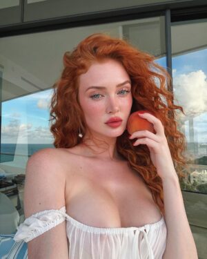 Angelina Michelle Instagram - 𝘉𝘦𝘸𝘢𝘳𝘦 𝘵𝘩𝘦 𝘭𝘶𝘳𝘦 𝘸𝘪𝘵𝘩𝘪𝘯 𝘩𝘦𝘳 𝘭𝘰𝘷𝘦𝘭𝘺 𝘵𝘳𝘦𝘴𝘴𝘦𝘴,
𝘛𝘩𝘦 𝘴𝘱𝘭𝘦𝘯𝘥𝘪𝘥 𝘴𝘰𝘭𝘦 𝘢𝘥𝘰𝘳𝘯𝘮𝘦𝘯𝘵 𝘰𝘧 𝘩𝘦𝘳 𝘩𝘢𝘪𝘳!
𝘞𝘩𝘦𝘯 𝘴𝘩𝘦 𝘴𝘶𝘤𝘤𝘦𝘦𝘥𝘴 𝘵𝘩𝘦𝘳𝘦𝘸𝘪𝘵𝘩 𝘢 𝘺𝘰𝘶𝘵𝘩 𝘵𝘰 𝘴𝘯𝘢𝘳𝘦,
𝘕𝘰𝘵 𝘴𝘰𝘰𝘯 𝘢𝘨𝘢𝘪𝘯 𝘴𝘩𝘦 𝘧𝘳𝘦𝘦𝘴 𝘩𝘪𝘮 𝘧𝘳𝘰𝘮 𝘩𝘦𝘳 𝘫𝘦𝘴𝘴𝘦𝘴. 🌊