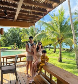 Angeline Quinto Instagram - Forever grateful❤️ The family you have given me will always be my greatest treasure.  Thank you, Lord🥰 

Happy Sunday🤩