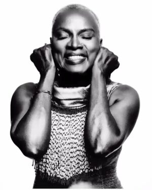 Angélique Kidjo Instagram - 🧡 5 years in the making 🧡 : my new album HOPE!! dedicated to my mother Yvonne is coming out on April 24th. She is the one who taught me that every dream I had could be accomplished, that HOPE for a better future is what makes us human. She left us 5 years ago but her message resonates to this very day.

I put my whole heart into this album and I’m so GRATEFUL to all the great artists who have contributed their genius to the album: @pharrell @ayrastarr @nilerodgers @quavohuncho @iamshizzi @davido @pagny_officiel @dadju @fallyipupa01 @imcharliewilson @iza @pjmorton @philippesaisse @diamondplatnumz @the.cavemen @sowetogospelchoirlive @smauricegrey @sowetogospelchoirlive @shungudzo and @dianewarren always by my side 🔥

I can’t wait for you to hear it! #hope
Pre-order HOPE!! now at the link in bio !

______

🧡 Il m’aura fallu 5 ans 🧡 : mon nouvel album HOPE!! dédié à ma mère Yvonne sortira le 24 avril. Grâce à elle, j’ai appris que chaque rêve peut devenir réalité, et que c’est l’espoir d’un monde meilleur qui nous fait avancer. Elle nous a quittés il y a 5 ans, mais son message résonne plus que jamais aujourd’hui.

J’ai mis tout mon cœur dans cet album et je remercie INFINIMENT tous ces artistes incroyables qui y ont contribué : @pharrell @ayrastarr @nilerodgers @quavohuncho @iamshizzi @davido @pagny_officiel @dadju @fallyipupa01 @imcharliewilson @iza @pjmorton @diamondplatnumz @the.cavemen @sowetogospelchoirlive @smauricegrey @shungudzo et @dianewarren 🔥

J’ai hâte que vous l’écoutiez vous aussi !
Pré-commandez HOPE!! dès maintenant au lien dans la bio !
