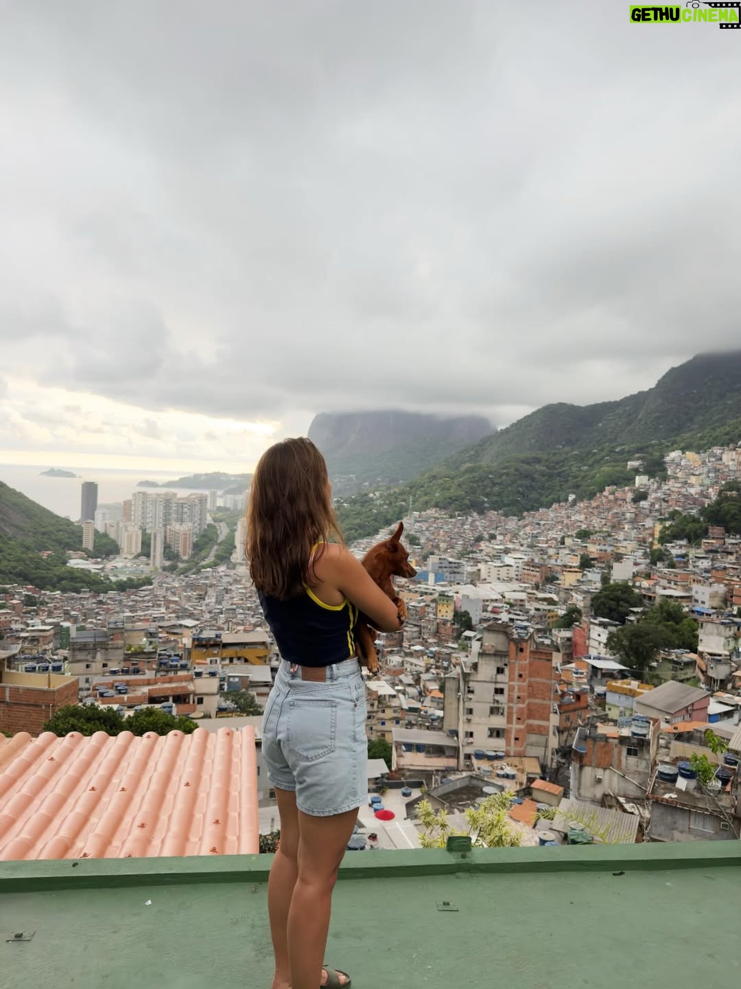 Angie Costa - 55.5K Likes - Para o ano à mesma hora