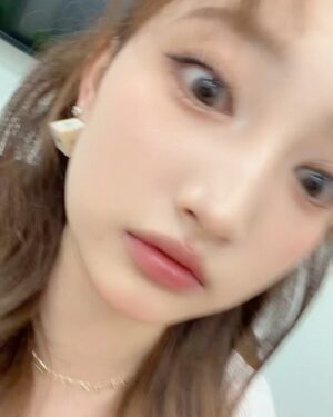 Anita Tsai Instagram - 2026 HNY 🎆
在2025的最後一天實現我的願望了❤️🔥
我和哥哥的第一個舞台獻給跨年晚會
當初接到這麼大型的演出很不知所措
還好有 @wish_chen_si @jane_chen85531 老師們的幫助下,安心很多
老師們都不嫌累、盡全力,只為了讓我們更好
台下觀眾尖叫也很大聲,完全意料之外🥹
我們一下台都胃痙攣,痛到蜷縮在地上
雖然有不足的地方
但我知道我們享受過舞台,這就夠了
比較可惜的是有下雨,但好像蠻浪漫的(?
遇水則發遇水則發遇水則發
希望大家不要感冒
2026年也要健康幸福快樂
我是出道新人Anita 新的一年請多指教🫡
感謝宜蘭市政府邀請
感謝 @rock_records_taipei 、 @truefun_entertainment 、製作人老師 @spon_j 、編舞老師 @lil_eric_boy @joylin911 、經紀人 @lin__fuli @yujiang_0724 、攝影師 @ox_ryan13343 、爸爸媽媽哥哥 @ivantsai0402
感謝一切❤️