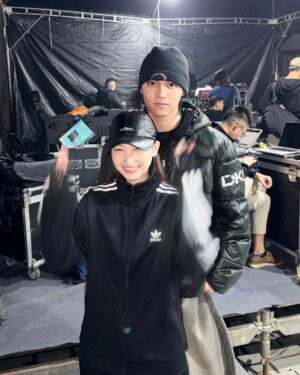 Anita Tsai Instagram - 2026 HNY 🎆
在2025的最後一天實現我的願望了❤️🔥
我和哥哥的第一個舞台獻給跨年晚會
當初接到這麼大型的演出很不知所措
還好有 @wish_chen_si @jane_chen85531 老師們的幫助下,安心很多
老師們都不嫌累、盡全力,只為了讓我們更好
台下觀眾尖叫也很大聲,完全意料之外🥹
我們一下台都胃痙攣,痛到蜷縮在地上
雖然有不足的地方
但我知道我們享受過舞台,這就夠了
比較可惜的是有下雨,但好像蠻浪漫的(?
遇水則發遇水則發遇水則發
希望大家不要感冒
2026年也要健康幸福快樂
我是出道新人Anita 新的一年請多指教🫡
感謝宜蘭市政府邀請
感謝 @rock_records_taipei 、 @truefun_entertainment 、製作人老師 @spon_j 、編舞老師 @lil_eric_boy @joylin911 、經紀人 @lin__fuli @yujiang_0724 、攝影師 @ox_ryan13343 、爸爸媽媽哥哥 @ivantsai0402
感謝一切❤️