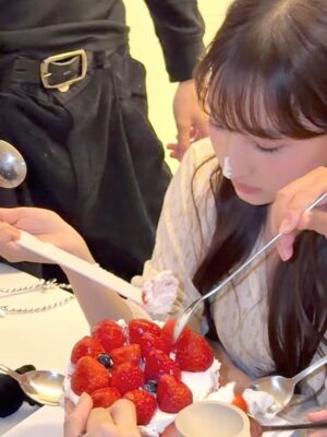 Anita Tsai Instagram - 𐙚˙⋆.˚ 𝐂𝐡𝐚𝐩𝐭𝐞𝐫 𝟏𝟗 𝐛𝐞𝐠𝐢𝐧𝐬·
特別的生日回憶,謝謝我的家人們❤️