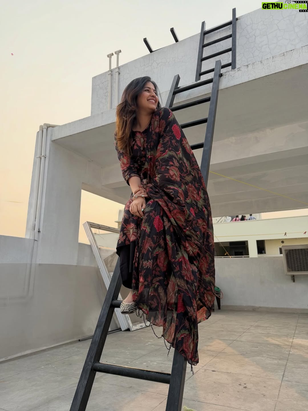 Anjali - 230.9K Likes - Wishing everyone a very Happy Sankranthi and Pongal ✨

#polodiaries #nicodiaries #happy #vibes #love