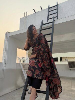Anjali Instagram - Wishing everyone a very Happy Sankranthi and Pongal ✨

#polodiaries #nicodiaries #happy #vibes #love
