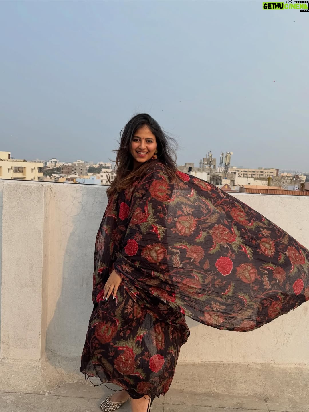 Anjali - 230.9K Likes - Wishing everyone a very Happy Sankranthi and Pongal ✨

#polodiaries #nicodiaries #happy #vibes #love