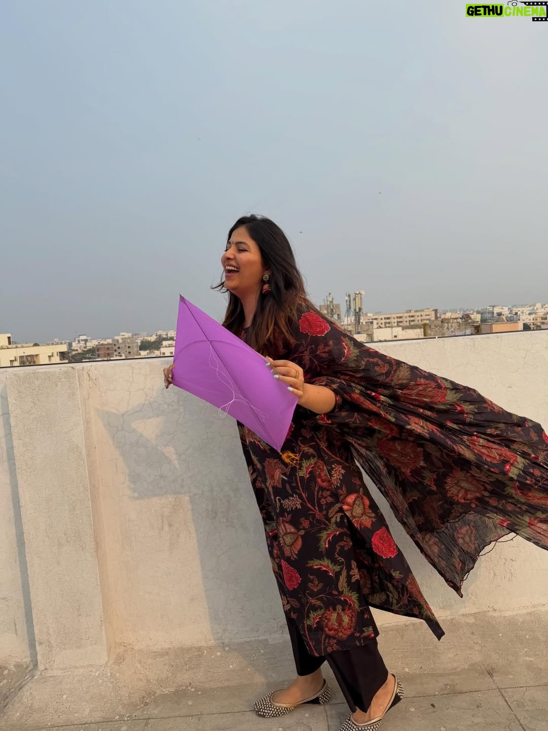 Anjali - 230.9K Likes - Wishing everyone a very Happy Sankranthi and Pongal ✨

#polodiaries #nicodiaries #happy #vibes #love