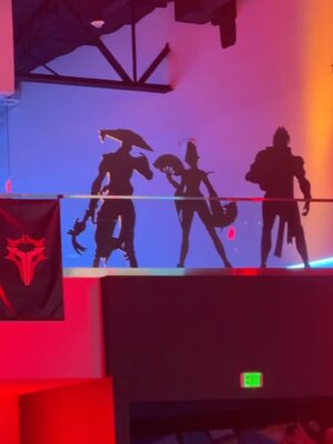 Anjali Bhimani Instagram - The world could always use more heroes…and here they are! Had such a blast celebrating the new season of @playoverwatch with some of the OG and some of our new fam! So proud to be a part of this game that encourages us all to see how we want the world to be and fight through even when times are dark. Here’s to the incredible devs who have worked tirelessly to make the game better and better as the years go on and innovate to keep our players engaged, entertained, and inspired.