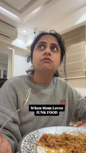 Ankita Sahigal Instagram - Kaise rokungi guys?
#funnyvideos #newmom #funny #motherhood