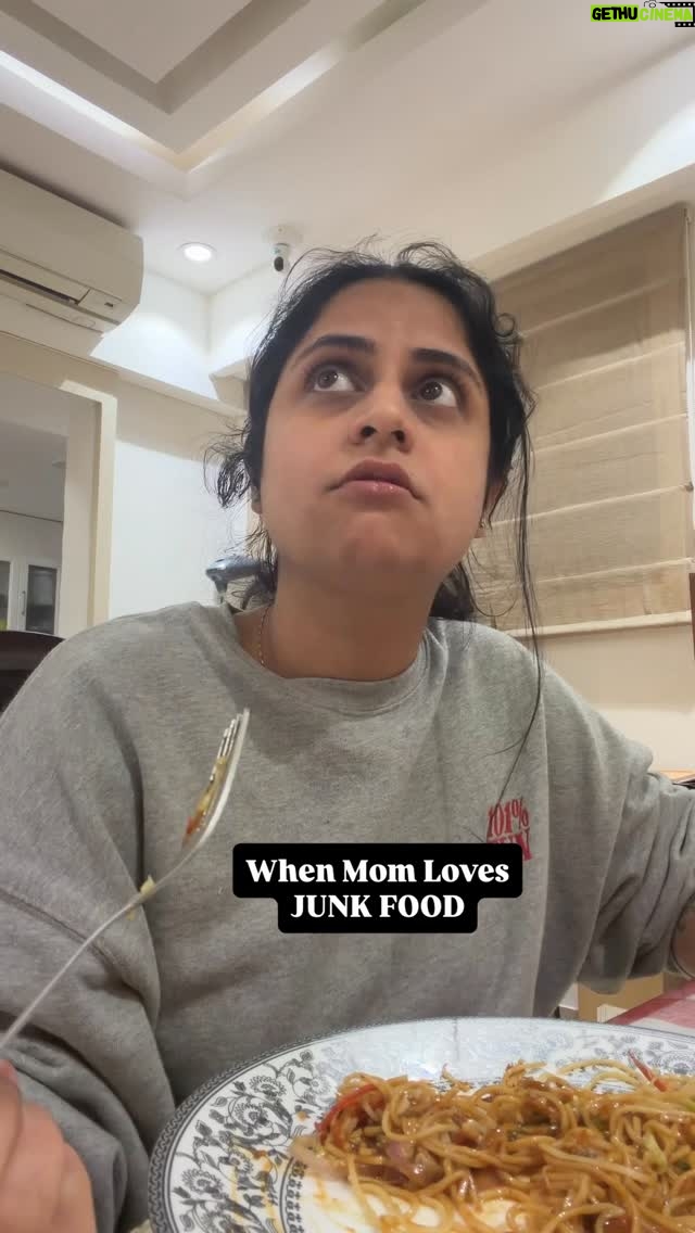 Ankita Sahigal - 169.8K Likes - Kaise rokungi guys?
#funnyvideos #newmom #funny #motherhood