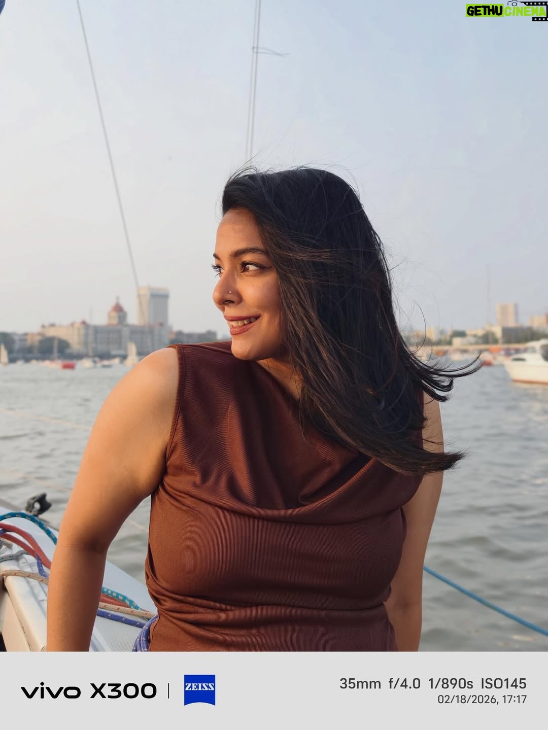 Ankita Shrivastav - 20K Likes - Open sea, Mumbai skyline, hair doing whatever it wants…some moments just have the nerve to be perfect! ❤️Shot on vivo X300

@vivo_india

#vivo #vivox300series #zeissimagegofurther #gointothewild