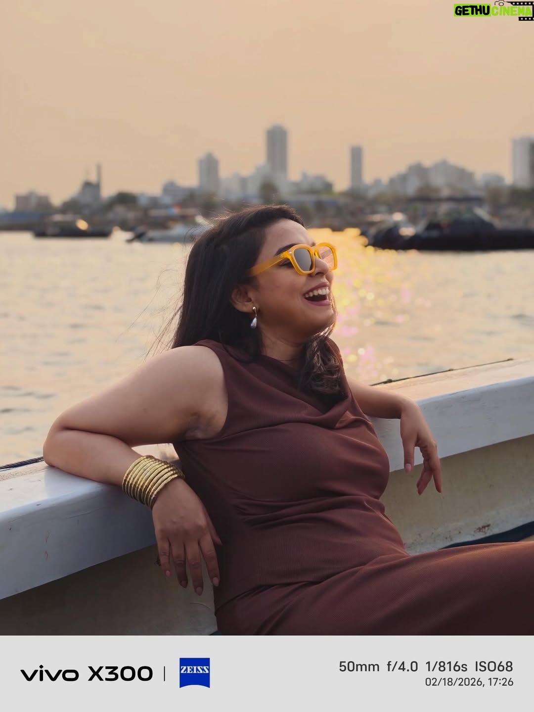 Ankita Shrivastav - 20K Likes - Open sea, Mumbai skyline, hair doing whatever it wants…some moments just have the nerve to be perfect! ❤️Shot on vivo X300

@vivo_india

#vivo #vivox300series #zeissimagegofurther #gointothewild