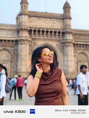 Ankita Shrivastav Instagram - Open sea, Mumbai skyline, hair doing whatever it wants…some moments just have the nerve to be perfect! ❤️Shot on vivo X300

@vivo_india

#vivo #vivox300series #zeissimagegofurther #gointothewild