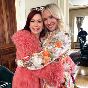 Anna Camp Instagram - An absolute dream job with dream girls @carriepreston and @pamelaadlon 💝✨💝✨💝!!! @elsbethcbs