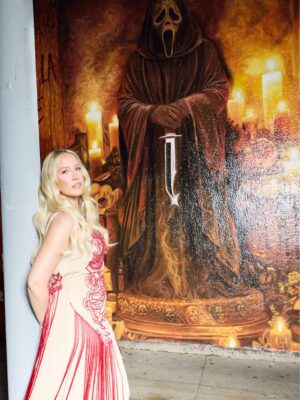 Anna Camp Instagram - HAPPY SCREAM 7 PREMIERE DAY!!! 🩸🔪🩸Whoever painted this mural in LA, you’re incredibly talented!!! 📸 @thephstudios Thanku for the fast and furious photo shoot! And Juan, Thankyou too :) See ya at the cinema!
