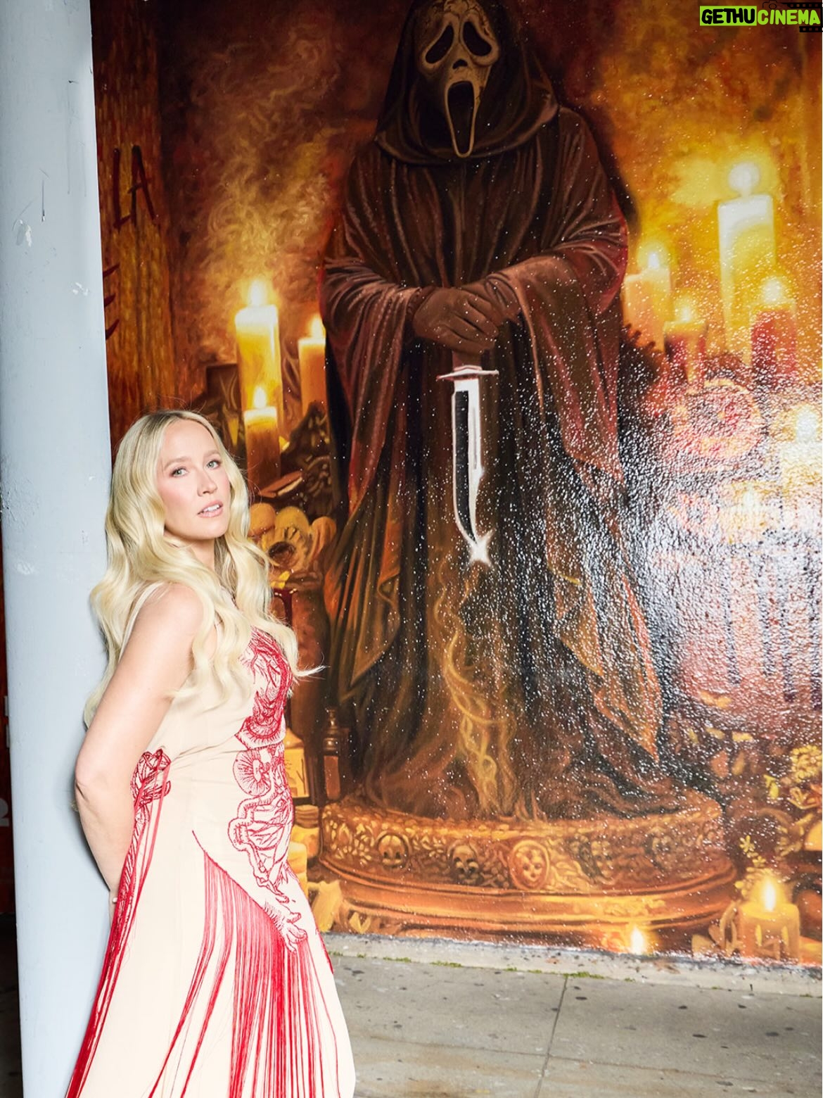 Anna Camp - 17.3K Likes - HAPPY SCREAM 7 PREMIERE DAY!!! 🩸🔪🩸Whoever painted this mural in LA, you’re incredibly talented!!! 📸 @thephstudios Thanku for the fast and furious photo shoot! And Juan, Thankyou too :) See ya at the cinema!