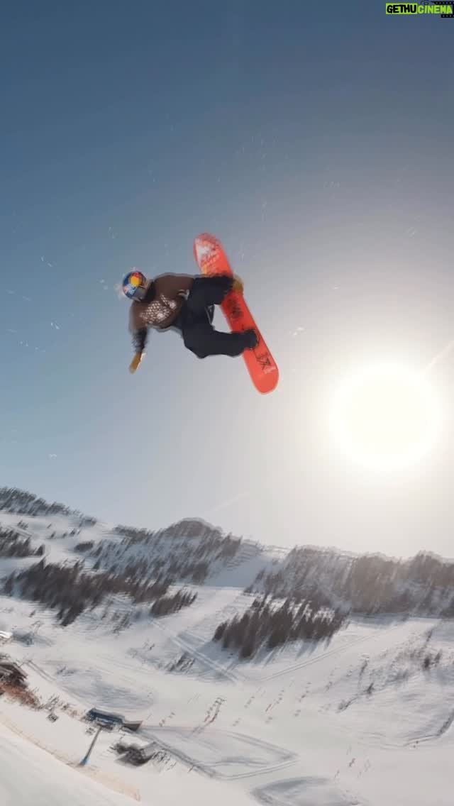 Anna Gasser - 49.3K Likes - Up close with @jakob_ganserer  @penkenpark 🤟
#snowboarding