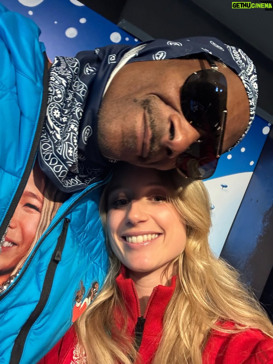 Anna Gasser - 37.2K Likes - No big air medal but I got a Coach Snoop hug🫡Thank you , gonna try my best in slopestyle 
#olympics #coachsnoop #milanocortina2026