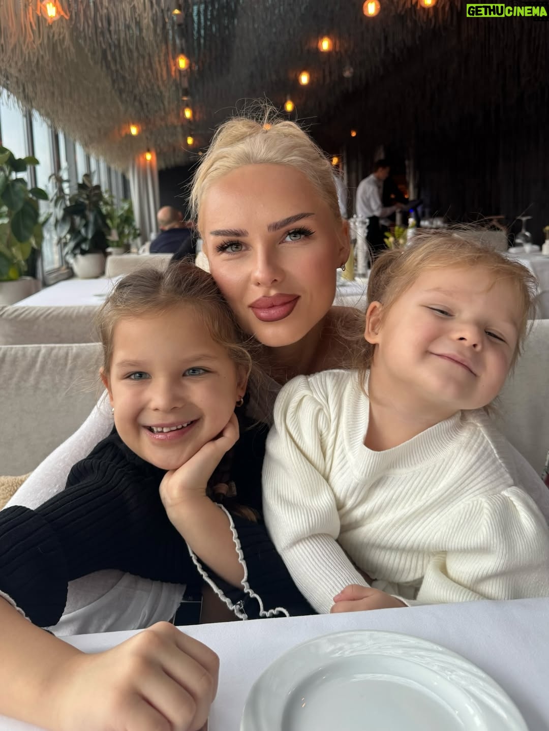 Anna Ivanova - 54.8K Likes - Хочу оставить тут на память❤️ маленькие, но очень счастливые кусочки нашей повседневной жизни🫶🏼