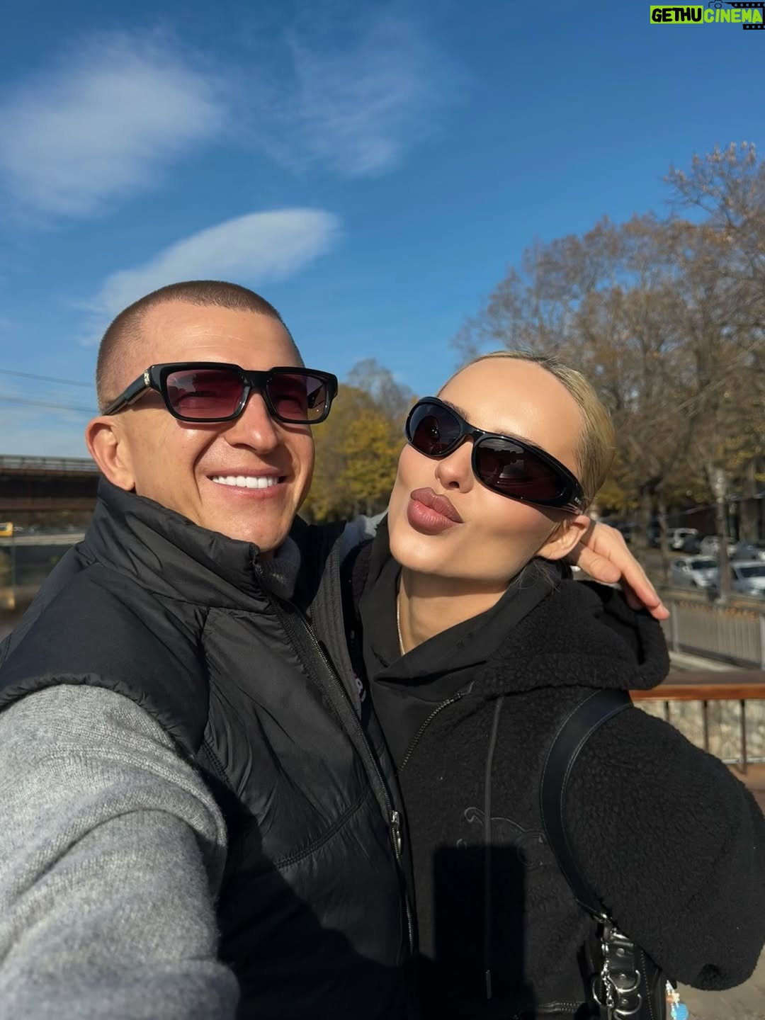 Anna Ivanova - 37.6K Likes - Барселона, Жирона 2025❤️

Больше, чем путешествовать, я люблю только быть на сцене и краситься 😂 (если не говорить о детях и семье)

Hermes и моя новая малышка🧡 экскурсия по Жероне с гидом, и ужин в лучшем ресторане мира, в который надо записываться за 11 месяцев 😍

Наше традиционное романтическое приключение в декабре, часть 1))