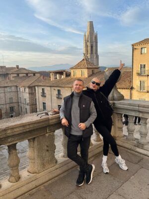 Anna Ivanova Instagram - Барселона, Жирона 2025❤️
Больше, чем путешествовать, я люблю только быть на сцене и краситься 😂 (если не говорить о детях и семье)
Hermes и моя новая малышка🧡 экскурсия по Жероне с гидом, и ужин в лучшем ресторане мира, в который надо записываться за 11 месяцев 😍
Наше традиционное романтическое приключение в декабре, часть 1))