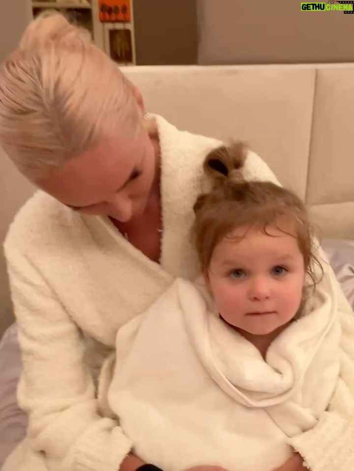 Anna Ivanova - 76.3K Likes - Мои две капельки 🥰🫶🏼 Волшебное чувство - видеть каждый день как они взрослеют, взаимодействуют друг с другом и с этим миром!! Проживая каждый день в любви просто хочу сказать!! Пусть все семьи будут счастливы 🫶🏼🫶🏼🙌🏽🙌🏽❤️❤️
