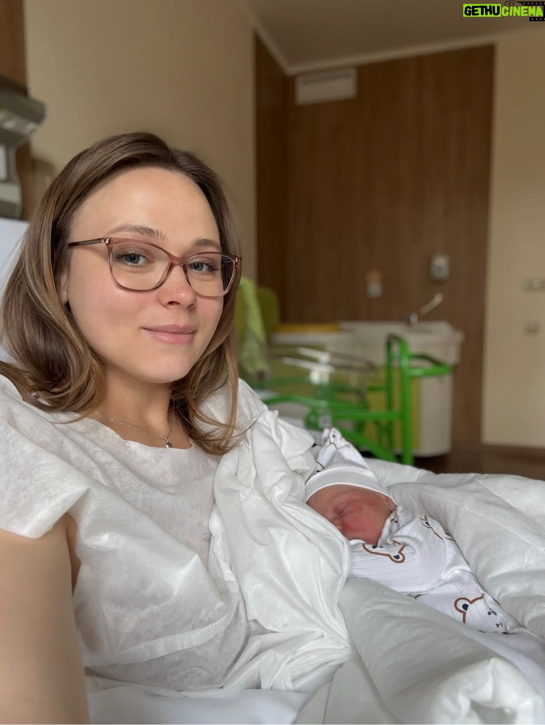 Anna Koshmal - 79.9K Likes - Вже цілий рік! 😍
Рік нашій перлинці Софії 🎉

Вона прийшла до нас множити любов в сотні, ми всі танемо від цієї неземної краси та щастя ❤️
Фіфі мені дала абсолютно новий материнський досвід та показала, що діти бувають настільки полярно різними, що все буває знов наче вперше 🫠

Як швидко, як швидко… ловила моменти як могла 🥹