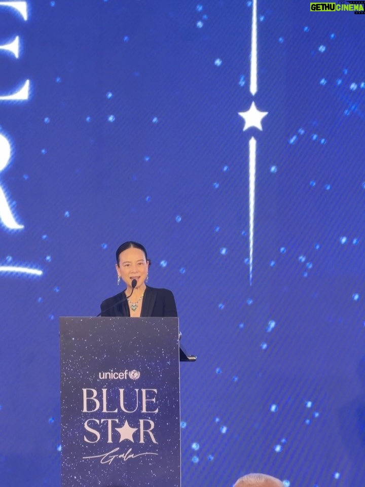 Anna Sueangam-iam - 3 Likes - Thank you for having me at the UNICEF Blue Star Gala 2026 
💙

อีกหนึ่งงานระดมทุนครั้งสำคัญที่รวมพลังของสตรีผู้ทรงอิทธิพลของประเทศไทย 4 ท่าน พร้อมเชฟระดับมิชลินจากทั้งในและต่างประเทศ รวม 12 ดาวมิชลิน เพื่อร่วมกันขจัดภาวะทุพโภชนาการในเด็ก และผลักดันให้เด็กทุกคนสามารถเข้าถึงอาหารที่มีคุณค่าทางโภชนาการ

ภายใต้แคมเปญ #กินไรดี #HungryForHope
เพราะทุกมื้ออาหารที่มีคุณค่า คือความหวังของอนาคตเด็กทุกคน 🌏💙
@unicef_thailand