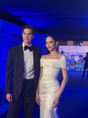 Anna Sueangam-iam Instagram - Thank you for having me at the UNICEF Blue Star Gala 2026 
💙

อีกหนึ่งงานระดมทุนครั้งสำคัญที่รวมพลังของสตรีผู้ทรงอิทธิพลของประเทศไทย 4 ท่าน พร้อมเชฟระดับมิชลินจากทั้งในและต่างประเทศ รวม 12 ดาวมิชลิน เพื่อร่วมกันขจัดภาวะทุพโภชนาการในเด็ก และผลักดันให้เด็กทุกคนสามารถเข้าถึงอาหารที่มีคุณค่าทางโภชนาการ

ภายใต้แคมเปญ #กินไรดี #HungryForHope
เพราะทุกมื้ออาหารที่มีคุณค่า คือความหวังของอนาคตเด็กทุกคน 🌏💙
@unicef_thailand