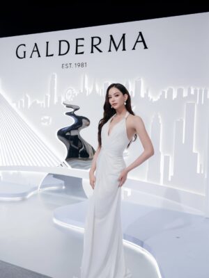 Anna Sueangam-iam Instagram - รู้สึกเป็นเกียรติและขอขอบคุณทาง Galderma ที่เชิญแอนนาให้มาเป็นส่วนหนึ่งของงาน Partnership Recognition For Value Partnership Customers ในปีนี้ค่ะ 🤍

และขอแสดงความยินดีกับ FIORA Clinic ที่ได้รับรางวัล Top 5 Clinic ประจำปี 2026 ความสำเร็จครั้งนี้สะท้อนถึงความมุ่งมั่นและมาตรฐานการดูแลที่ยอดเยี่ยมอย่างแท้จริง รางวัลนี้คืออีกหนึ่งบทพิสูจน์ถึงคุณภาพและความน่าเชื่อถือ ใครที่มองหาคลินิกที่ได้มาตรฐานและไว้วางใจได้ แอนนาแนะนำ FIORA Clinic เลยค่ะ ✨

#PartnershipRecognition #AestheticsByGaldermaThailand
#FIORACLINIC #Restylane #Sculptra