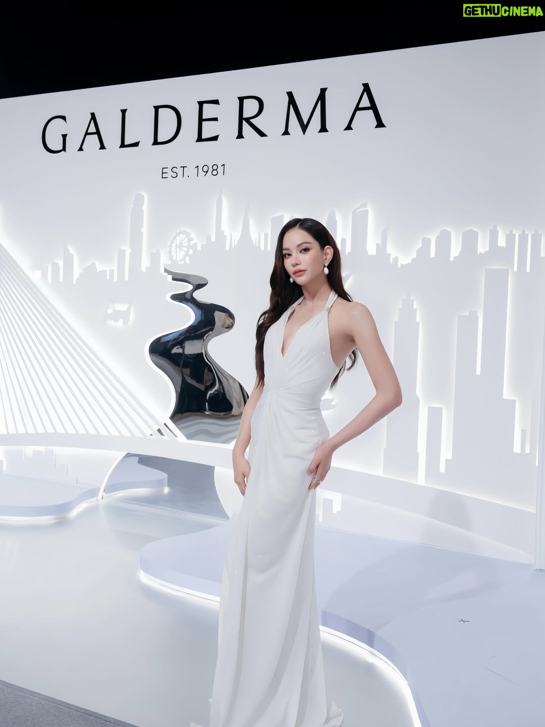 Anna Sueangam-iam - 15.6K Likes - รู้สึกเป็นเกียรติและขอขอบคุณทาง Galderma ที่เชิญแอนนาให้มาเป็นส่วนหนึ่งของงาน Partnership Recognition For Value Partnership Customers ในปีนี้ค่ะ 🤍

และขอแสดงความยินดีกับ FIORA Clinic ที่ได้รับรางวัล Top 5 Clinic ประจำปี 2026 ความสำเร็จครั้งนี้สะท้อนถึงความมุ่งมั่นและมาตรฐานการดูแลที่ยอดเยี่ยมอย่างแท้จริง รางวัลนี้คืออีกหนึ่งบทพิสูจน์ถึงคุณภาพและความน่าเชื่อถือ ใครที่มองหาคลินิกที่ได้มาตรฐานและไว้วางใจได้ แอนนาแนะนำ FIORA Clinic เลยค่ะ ✨

#PartnershipRecognition #AestheticsByGaldermaThailand
#FIORACLINIC #Restylane #Sculptra