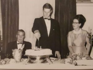 Anne Curtis Instagram - Happy birthday to my Father Dearest. 
Missing him with all of my heart. 🥀
I can’t help but ponder what it must be like up in heaven? If today, the angels celebrate him too, I hope they let him have a glass of wine 🥹 I know somewhere amongst the clouds and stars is where he sits and that’s where I’ll raise my glass to 🧚🏼‍♂️