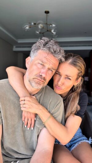 Annemarie Carpendale Instagram - Liebe ist, wenn Du jemanden an Deiner Seite hast, der sicherstellt, dass Du nix Falsches sagst.