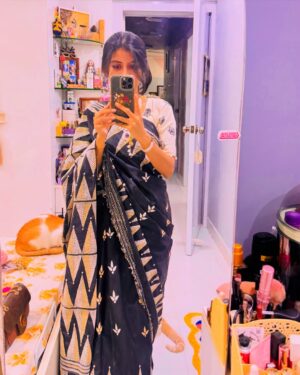 Antara Naina Roy Majumder Instagram - 👀 সরস্বতী বানান ঠিক আছে তো?