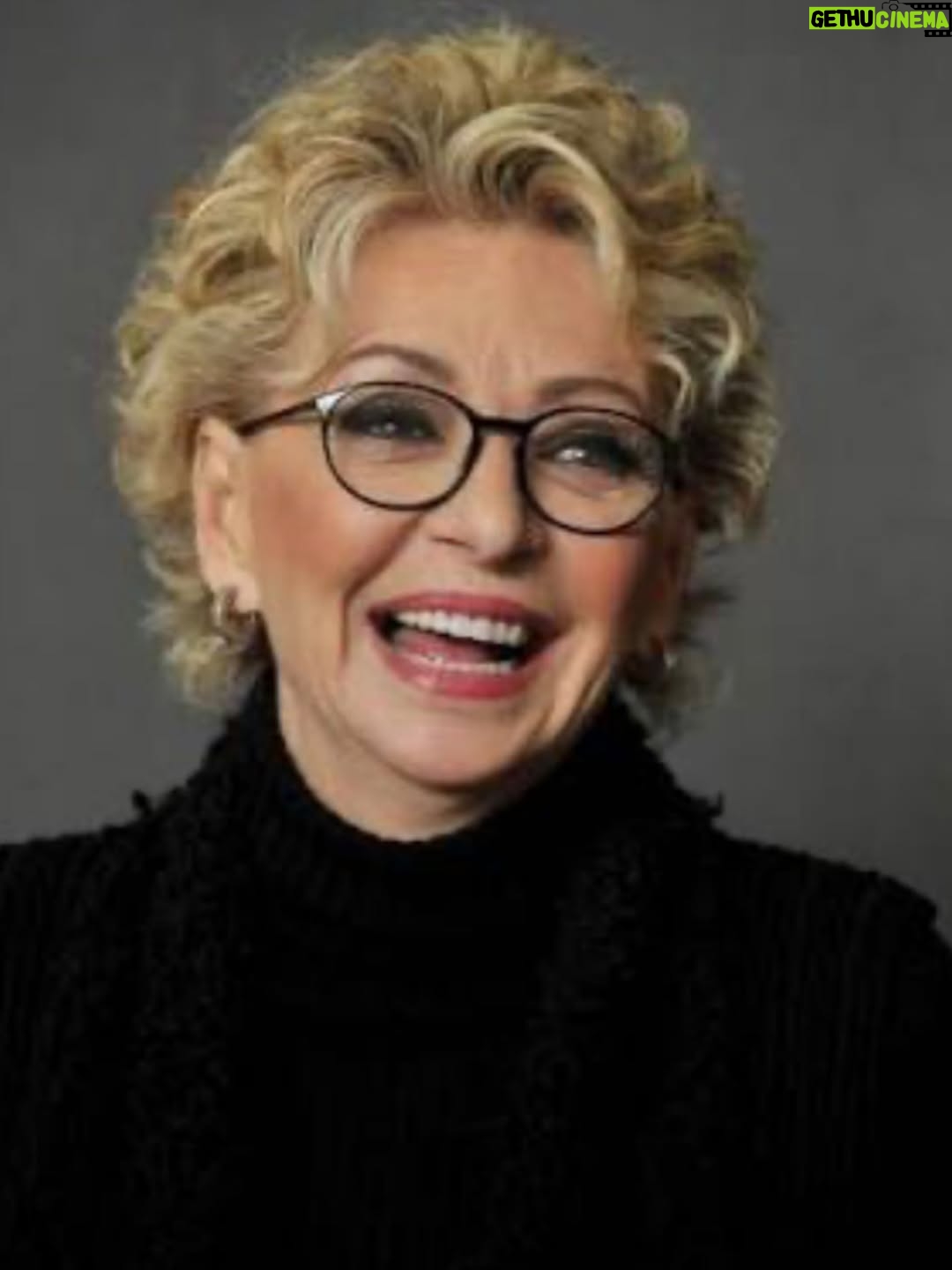 Antonella Clerici - 27.9K Likes - Ciao Enrica, donna dai mille talenti e regina del mezzogiorno❤️🙏🏽 #enricabonaccorti
